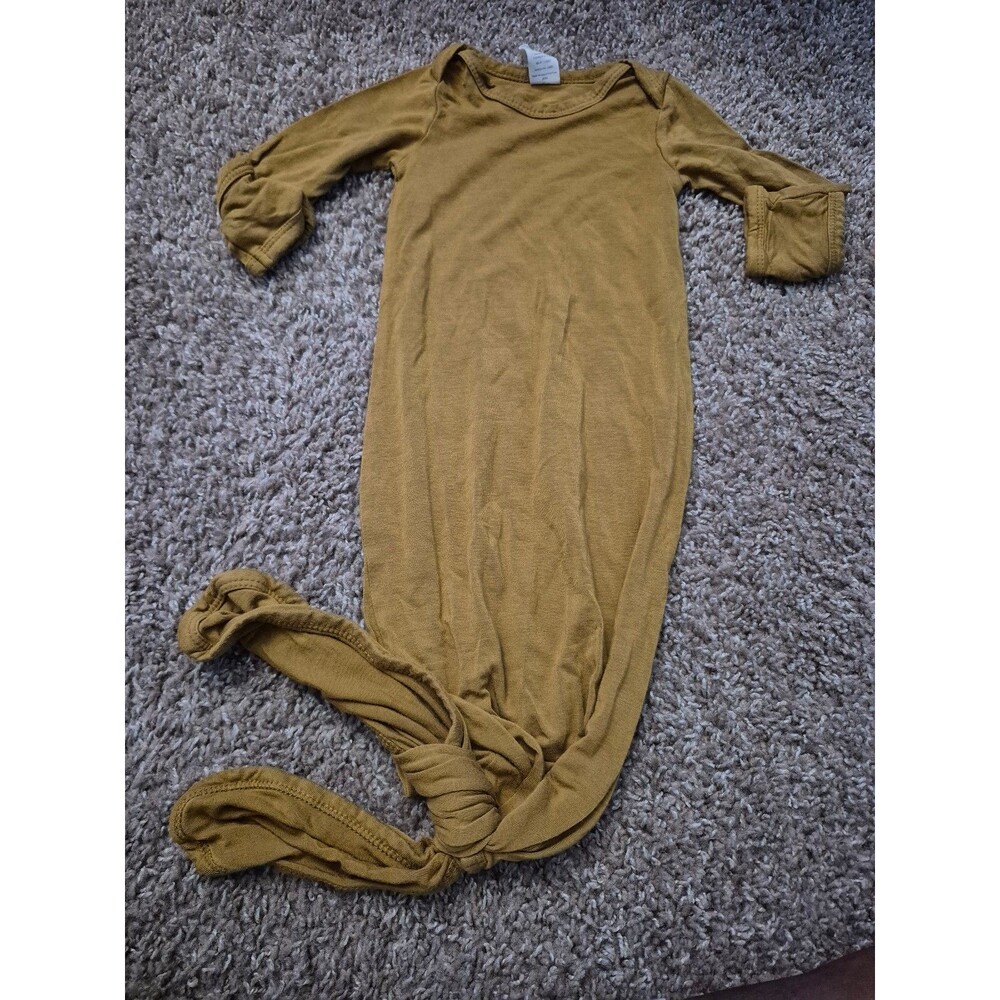 Kate quinn gown size 0-3 months